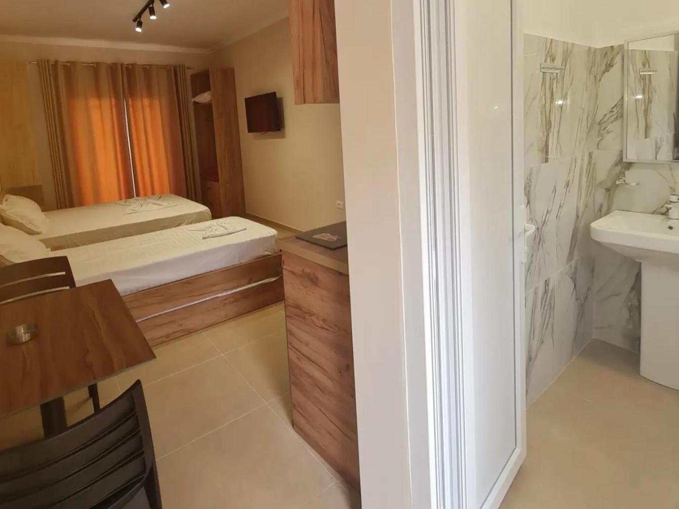 Sol Apartments Gjiri Lalzit Durres Exterior photo